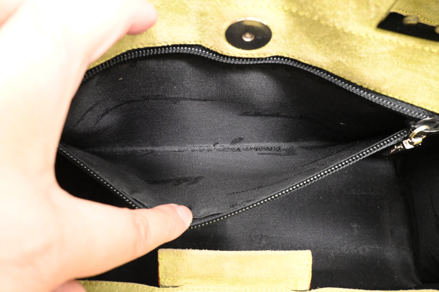 Ferragamo Handbag in Olive Green Leather