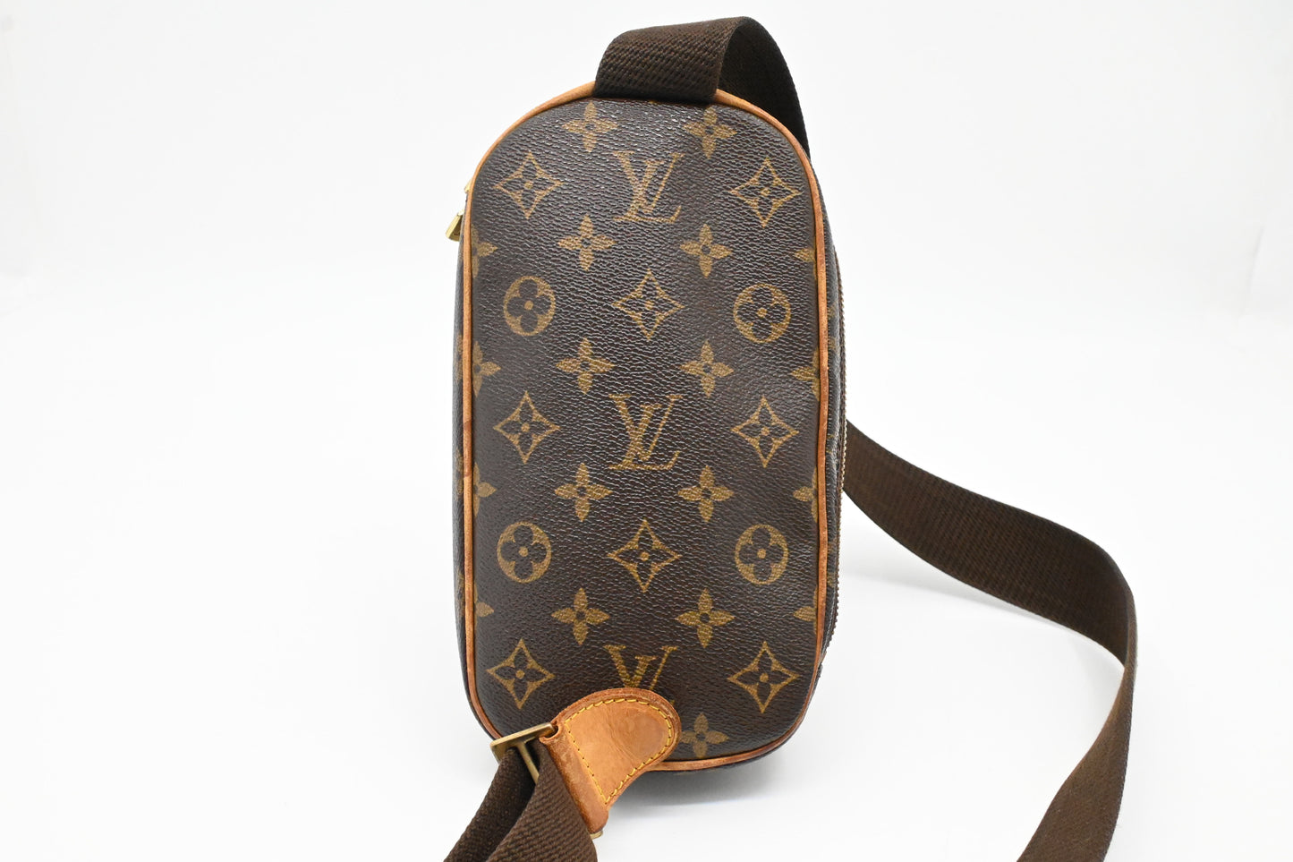 Louis Vuitton Pochette Ganges in Monogram Canvas
