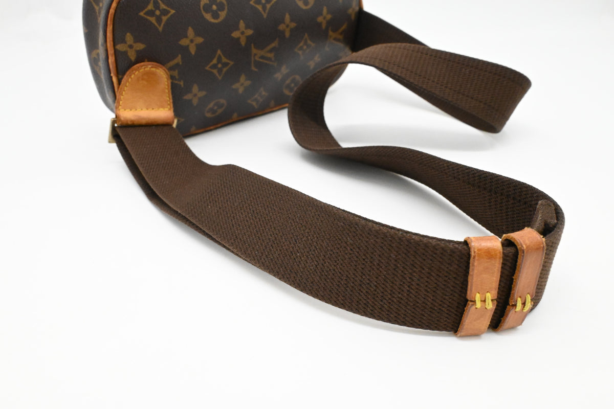 Louis Vuitton Pochette Ganges in Monogram Canvas