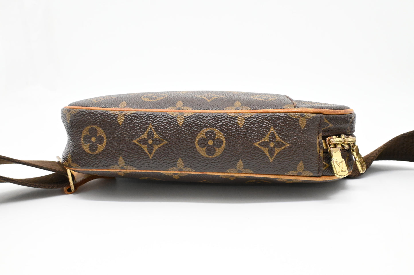 Louis Vuitton Pochette Ganges in Monogram Canvas