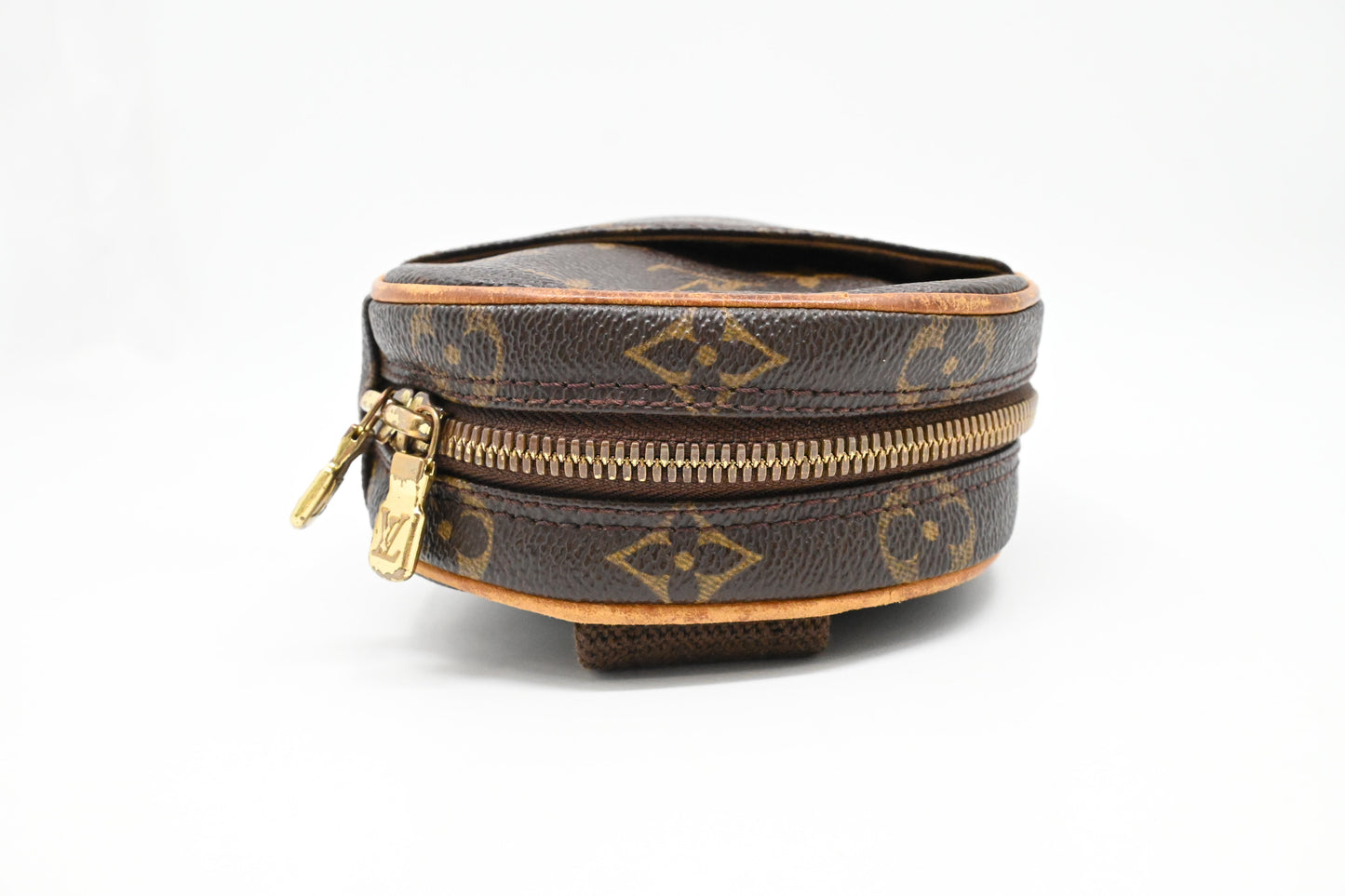 Louis Vuitton Pochette Ganges in Monogram Canvas