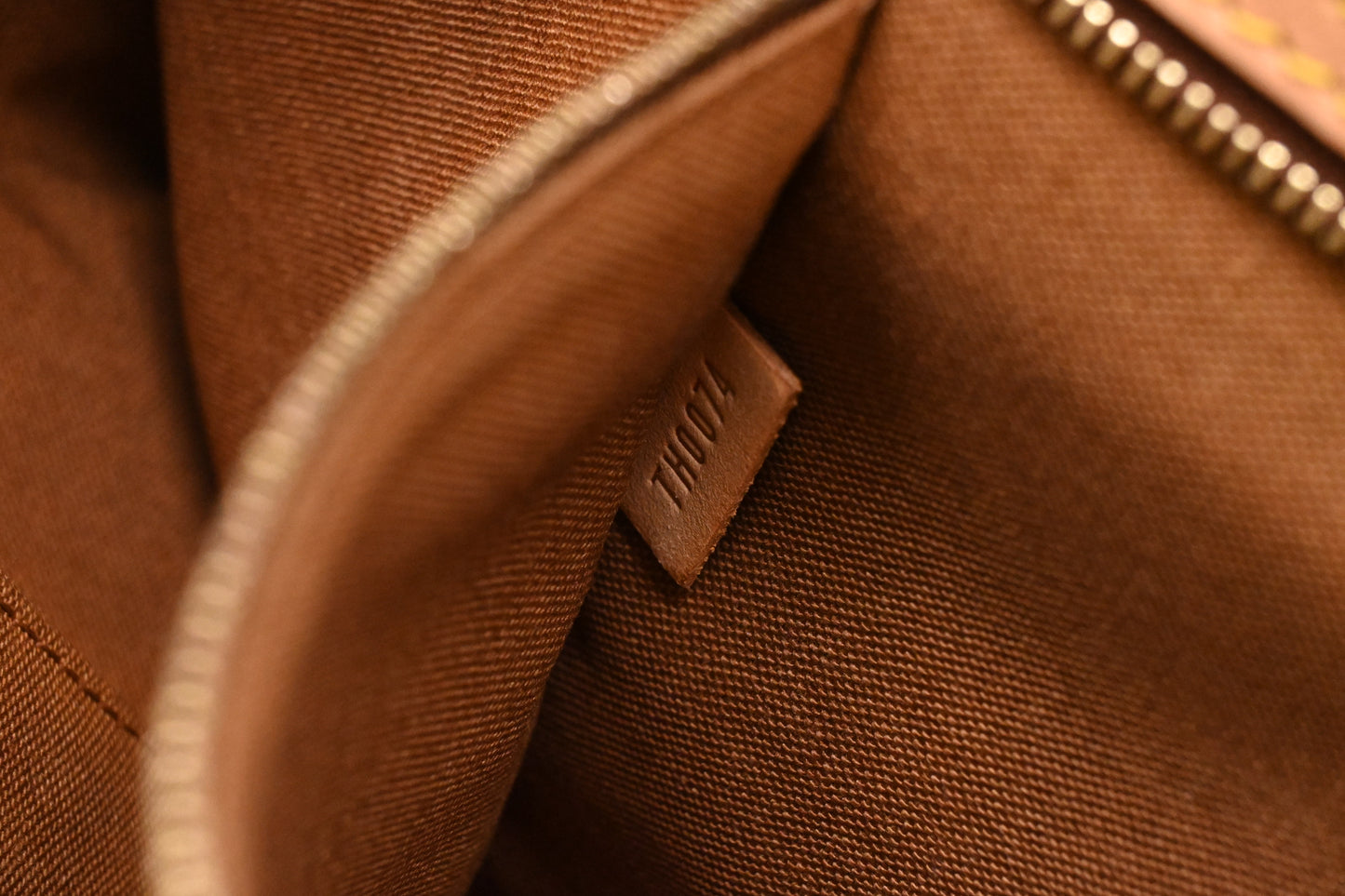 Louis Vuitton Cabas Mezzo in Monogram Canvas