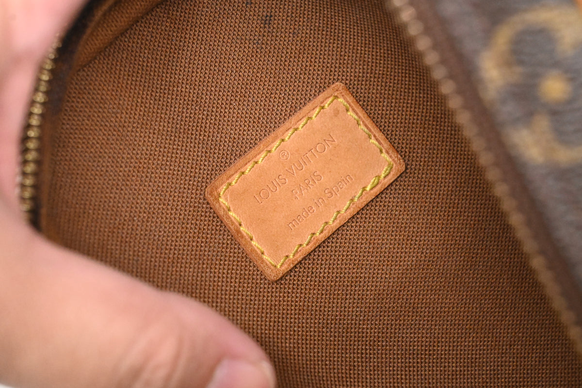 Louis Vuitton Pochette Ganges in Monogram Canvas