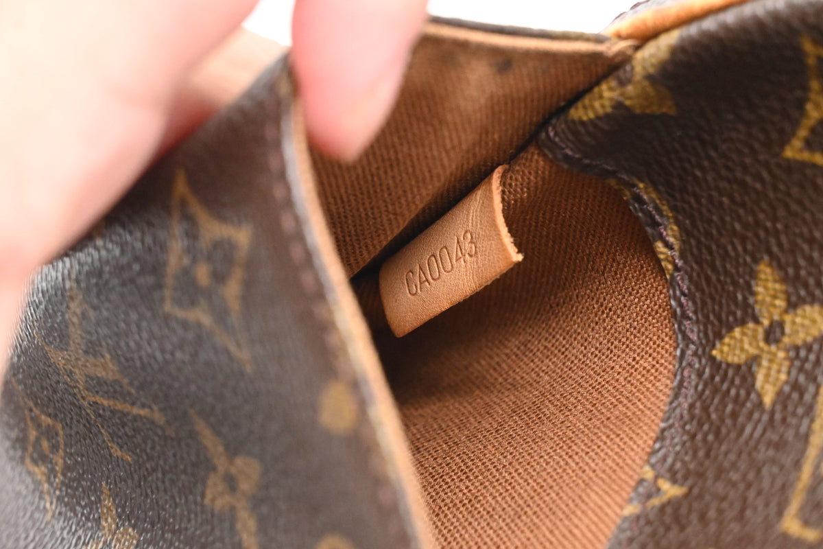 Louis Vuitton Pochette Ganges in Monogram Canvas