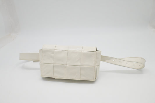 Bottega Veneta Cassette in White Leather