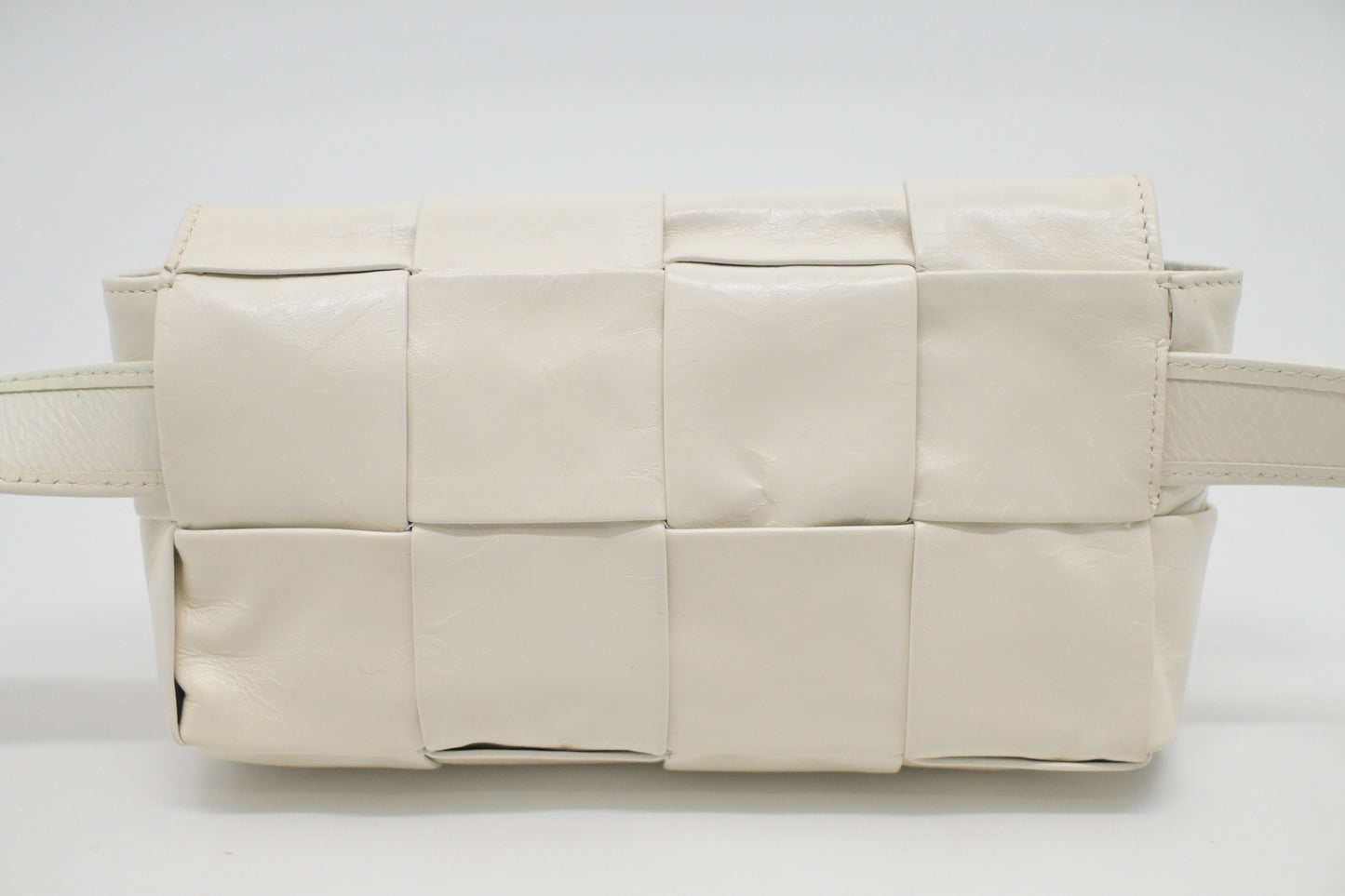 Bottega Veneta Cassette in White Leather