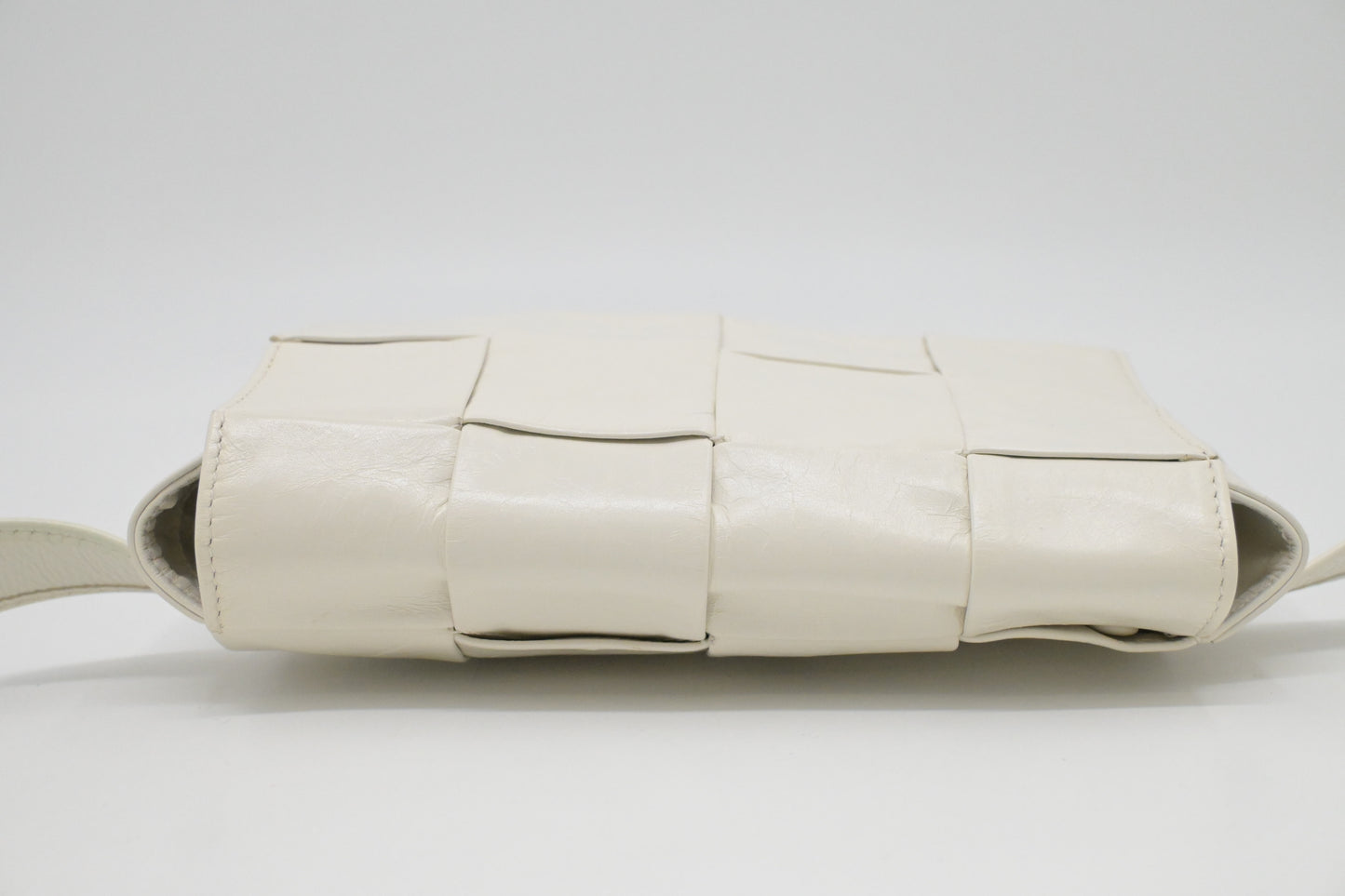 Bottega Veneta Cassette in White Leather