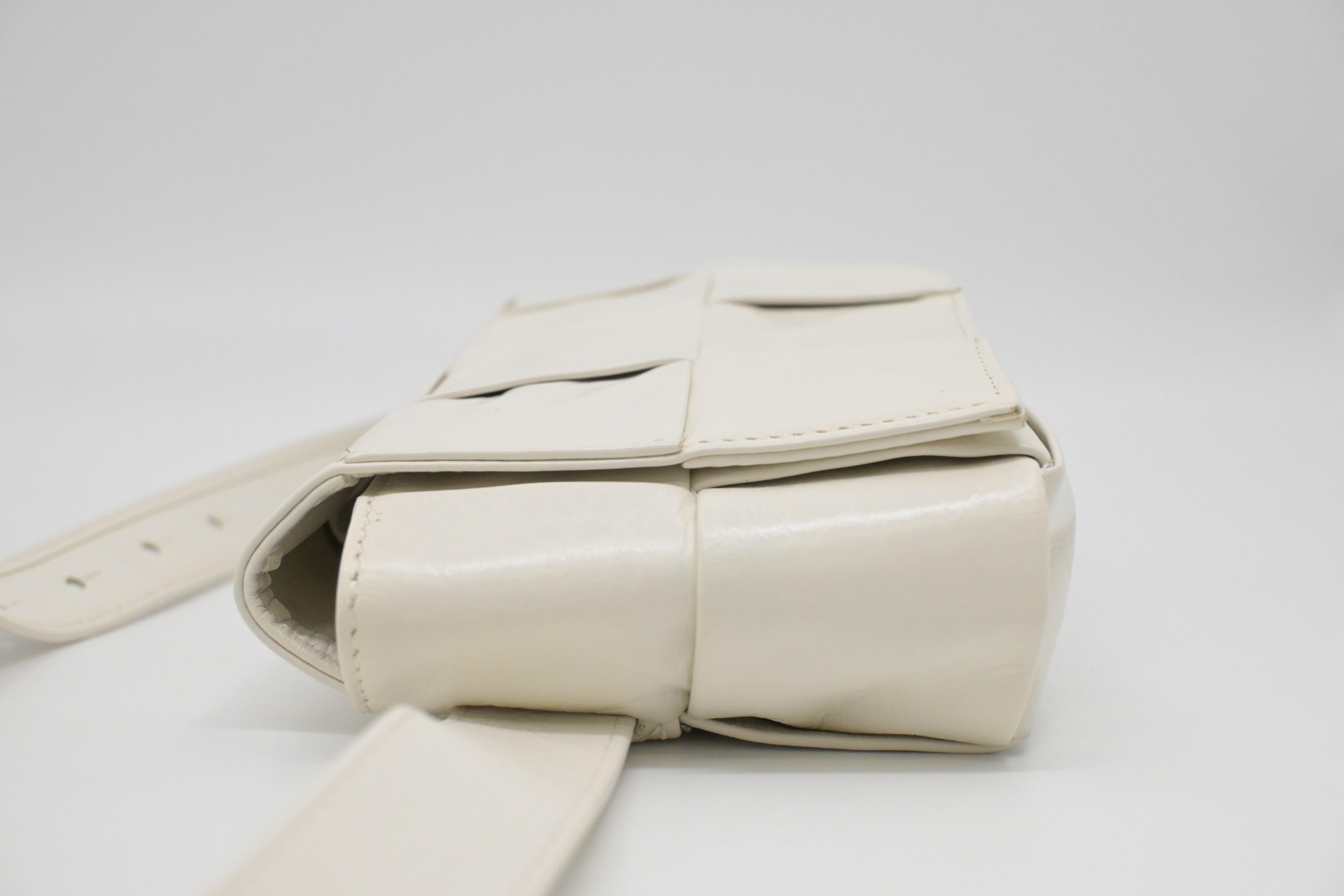 Bottega Veneta Cassette in White Leather – Weekly Lux Drop