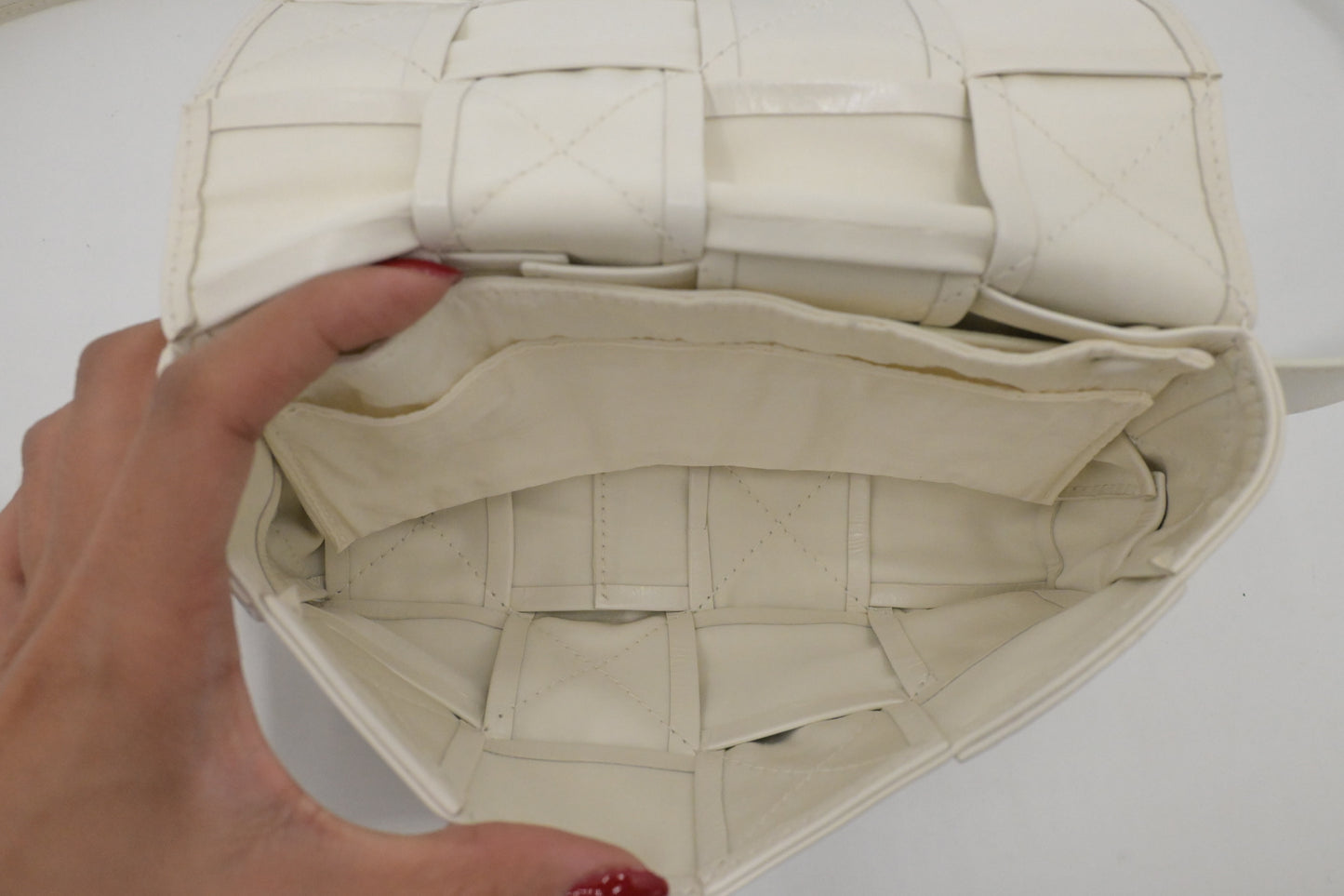 Bottega Veneta Cassette in White Leather