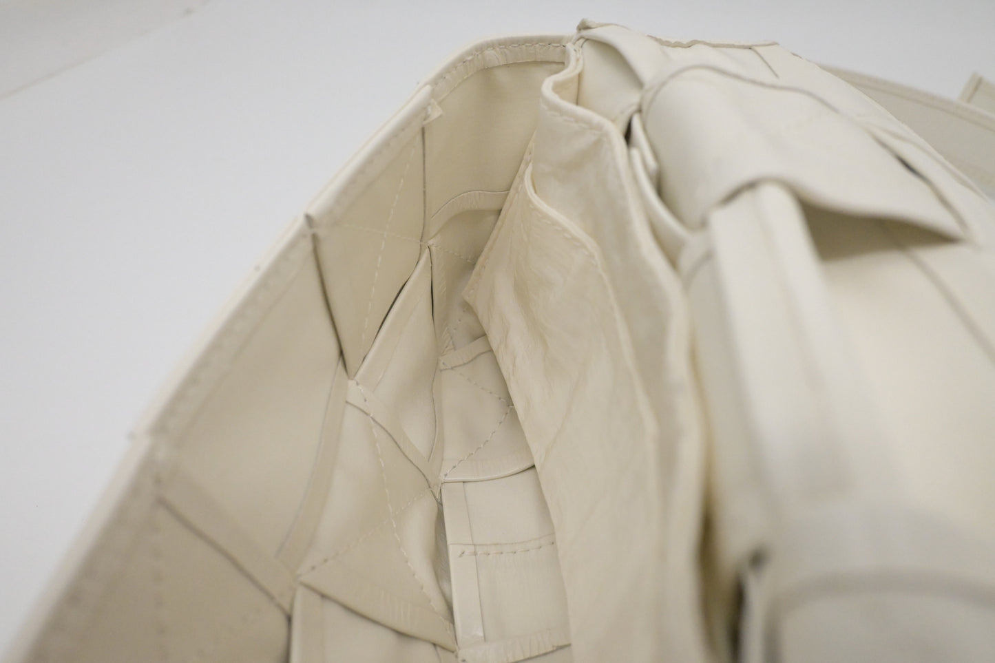 Bottega Veneta Cassette in White Leather