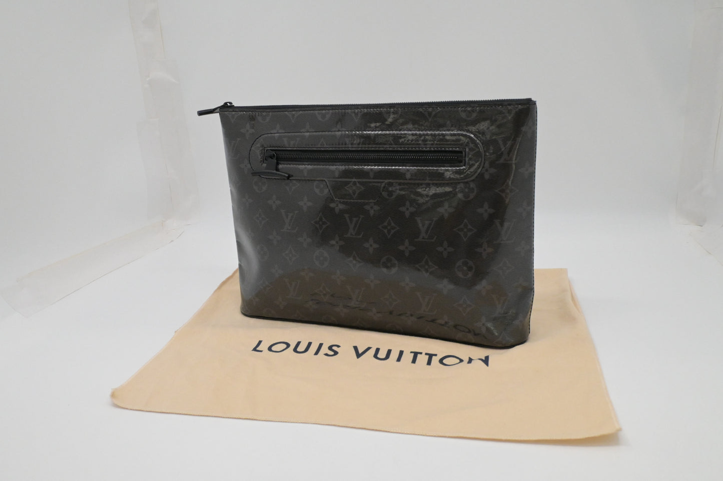 Louis Vuitton Pochette Cosmos in Glaze Monogram Canvas