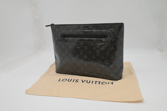 Louis Vuitton Pochette Cosmos in Glaze Monogram Canvas