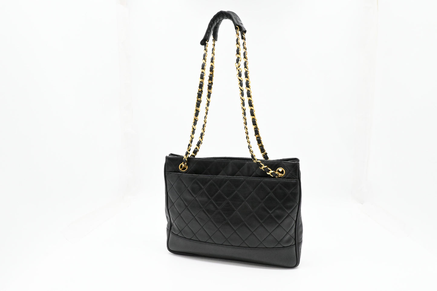 Chanel Shoulder Bag in Black Mattelassé Leather
