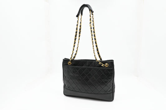 Chanel Shoulder Bag in Black Mattelassé Leather
