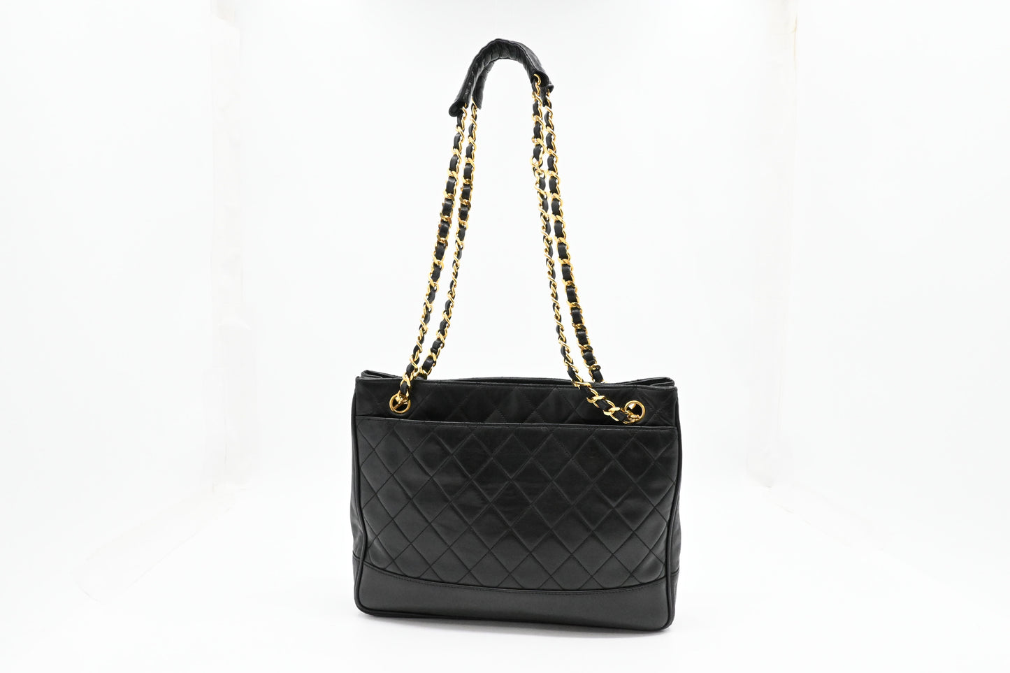 Chanel Shoulder Bag in Black Mattelassé Leather