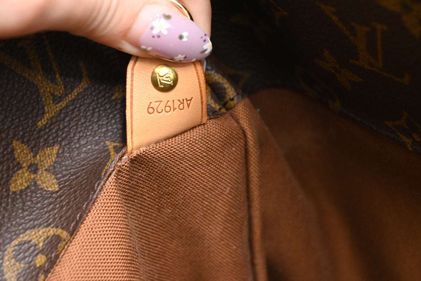 Louis Vuitton Cabas Mezzo in Monogram Canvas