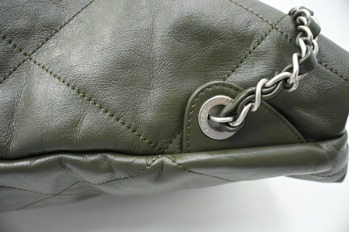 Chanel 22 Backpack in Khaki Green Leather