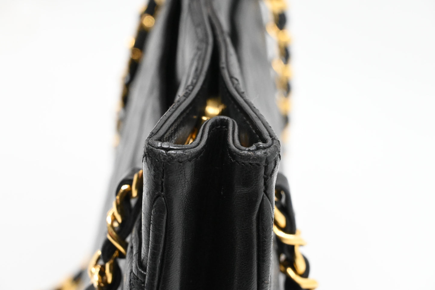 Chanel Shoulder Bag in Black Mattelassé Leather