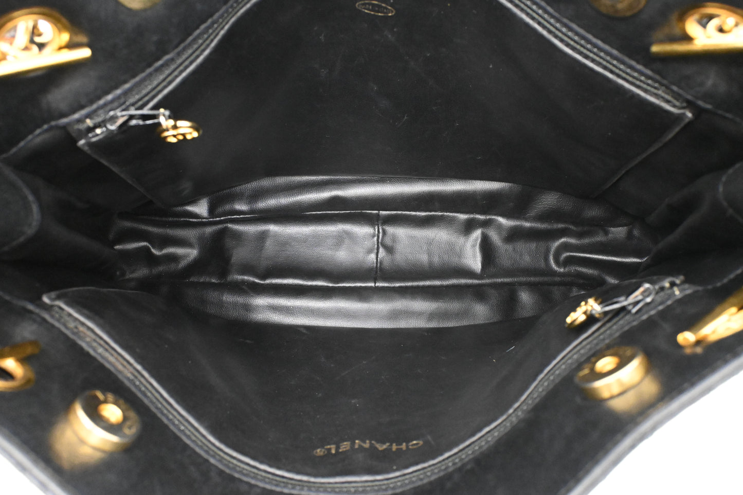 Chanel Shoulder Bag in Black Mattelassé Leather