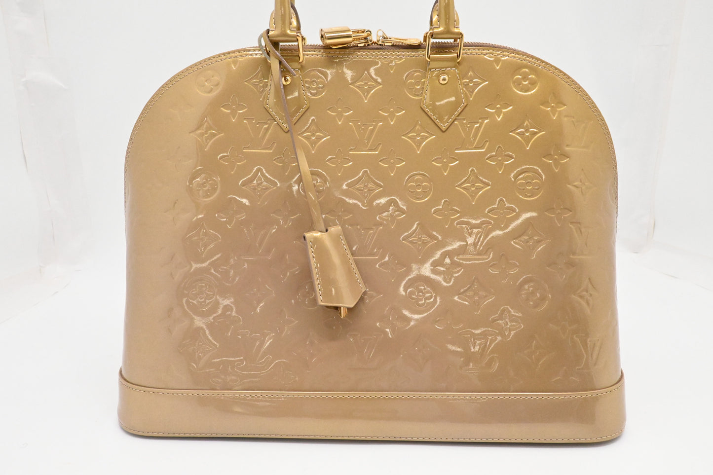 Louis Vuitton Alma GM in Beige Poudre Vernis Leather