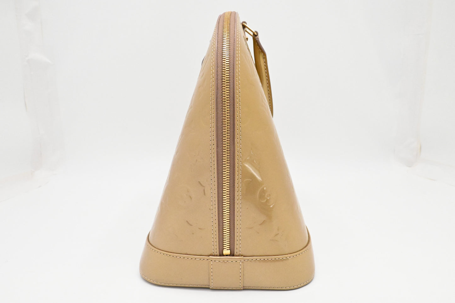 Louis Vuitton Alma GM in Beige Poudre Vernis Leather