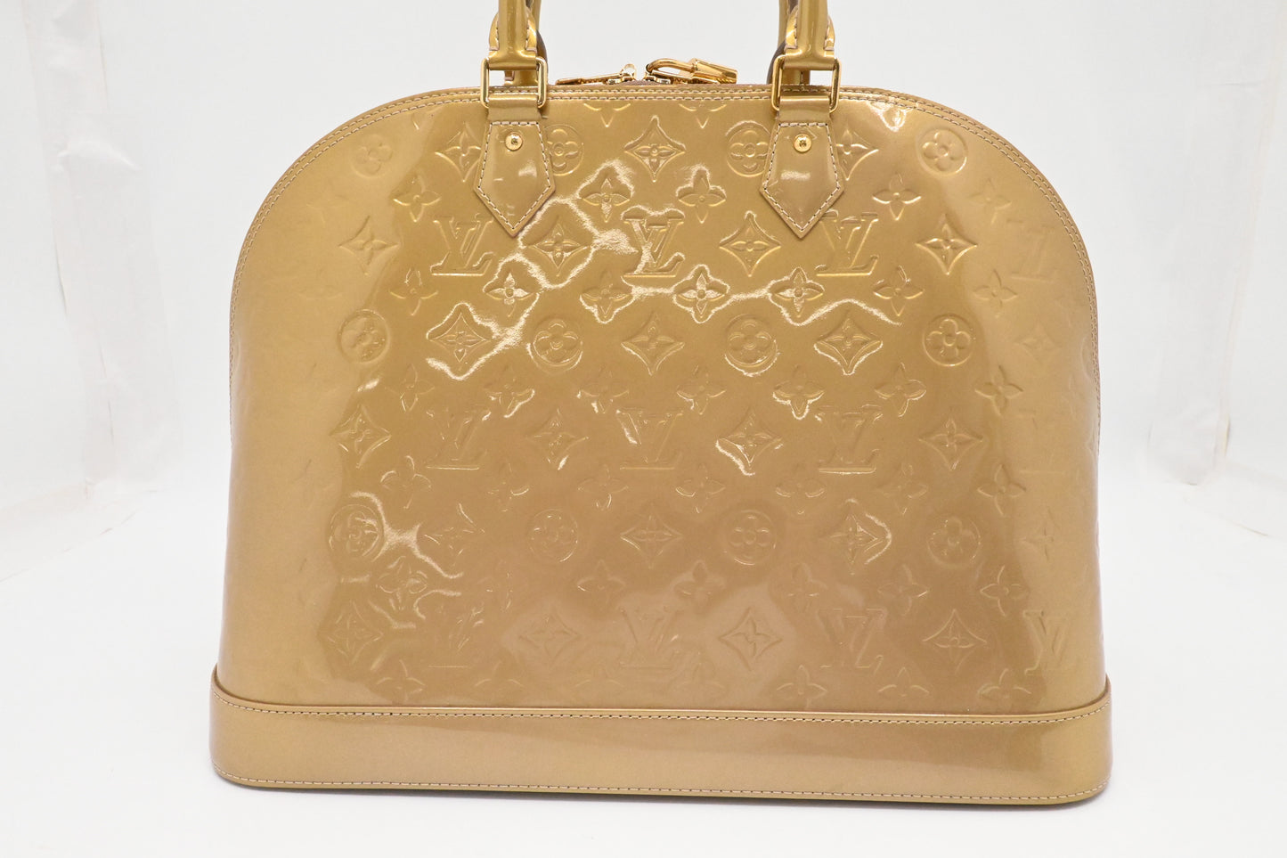 Louis Vuitton Alma GM in Beige Poudre Vernis Leather