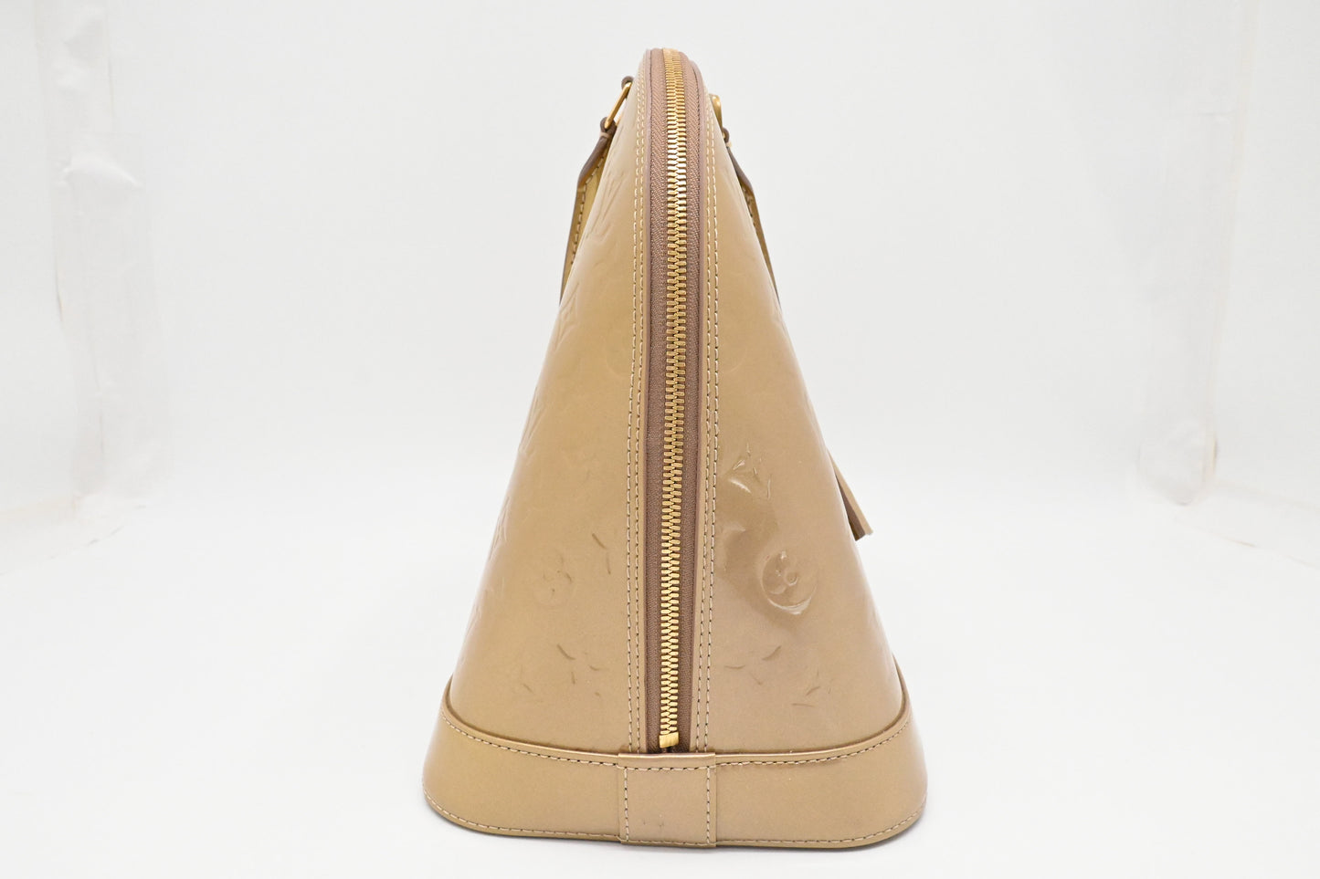 Louis Vuitton Alma GM in Beige Poudre Vernis Leather
