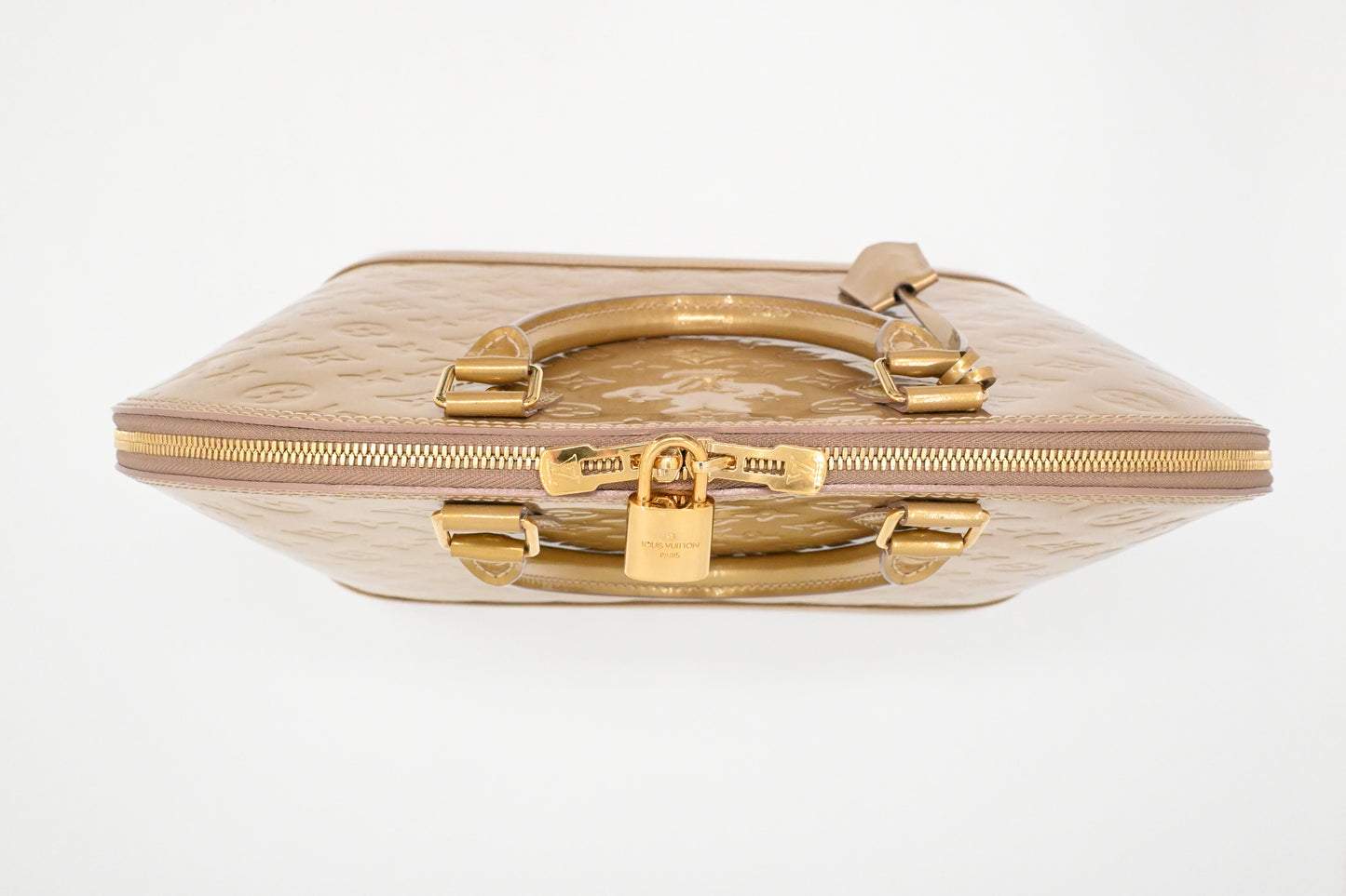 Louis Vuitton Alma GM in Beige Poudre Vernis Leather
