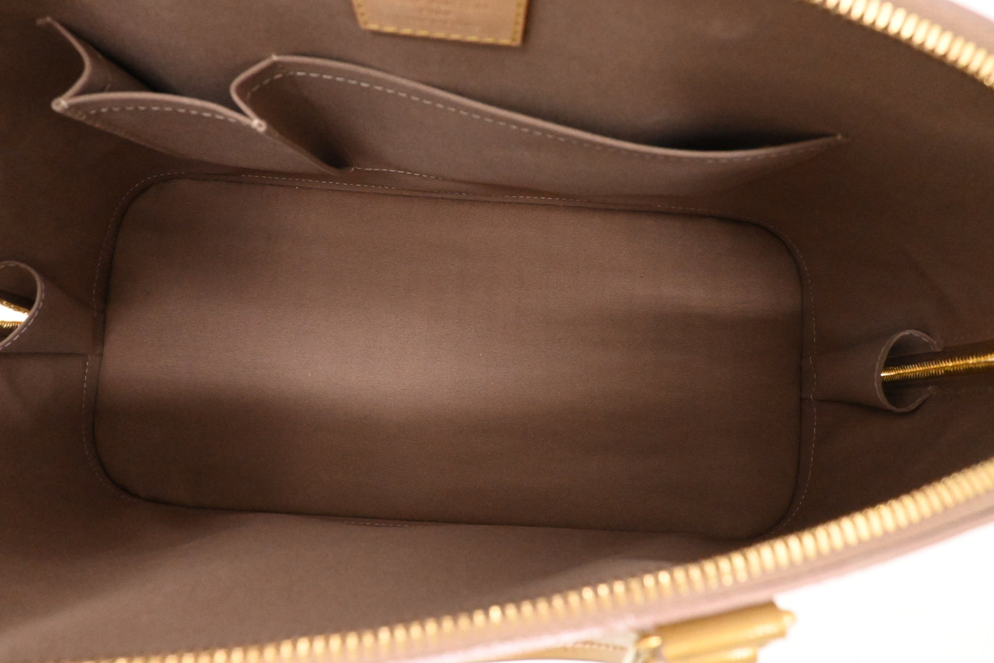 Louis Vuitton Alma GM in Beige Poudre Vernis Leather