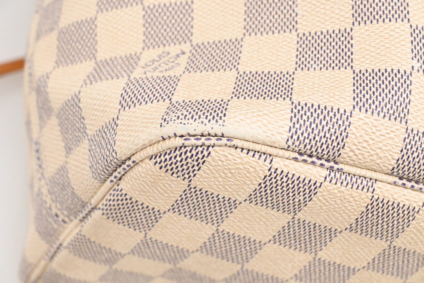 Louis Vuitton Neverfull MM in Damier Azur Canvas
