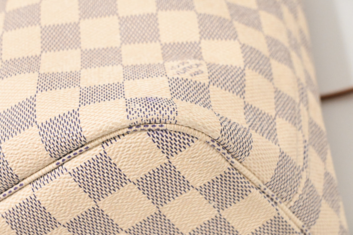 Louis Vuitton Neverfull MM in Damier Azur Canvas