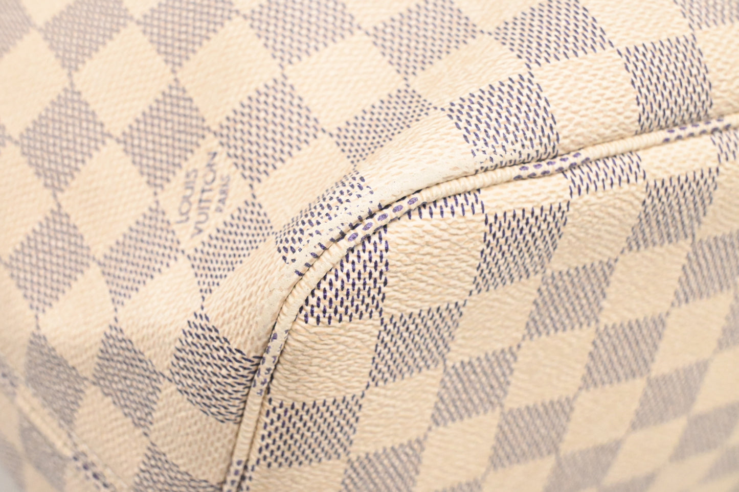 Louis Vuitton Neverfull MM in Damier Azur Canvas