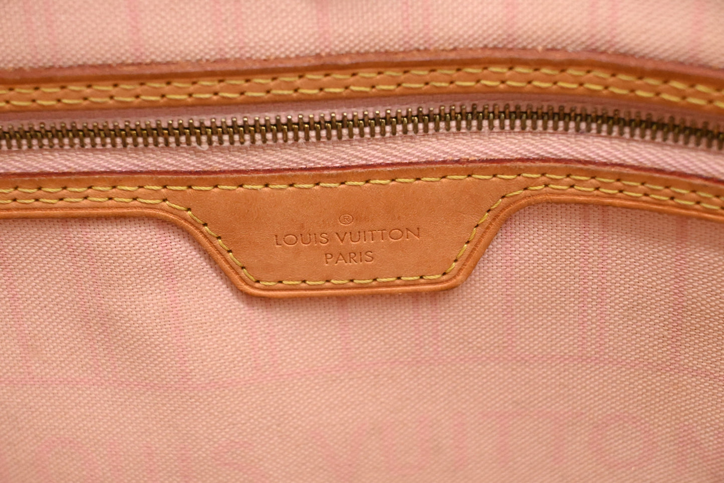 Louis Vuitton Neverfull MM in Damier Azur Canvas