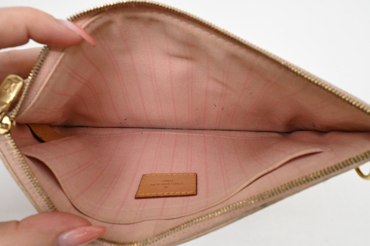 Louis Vuitton Neverfull MM in Damier Azur Canvas