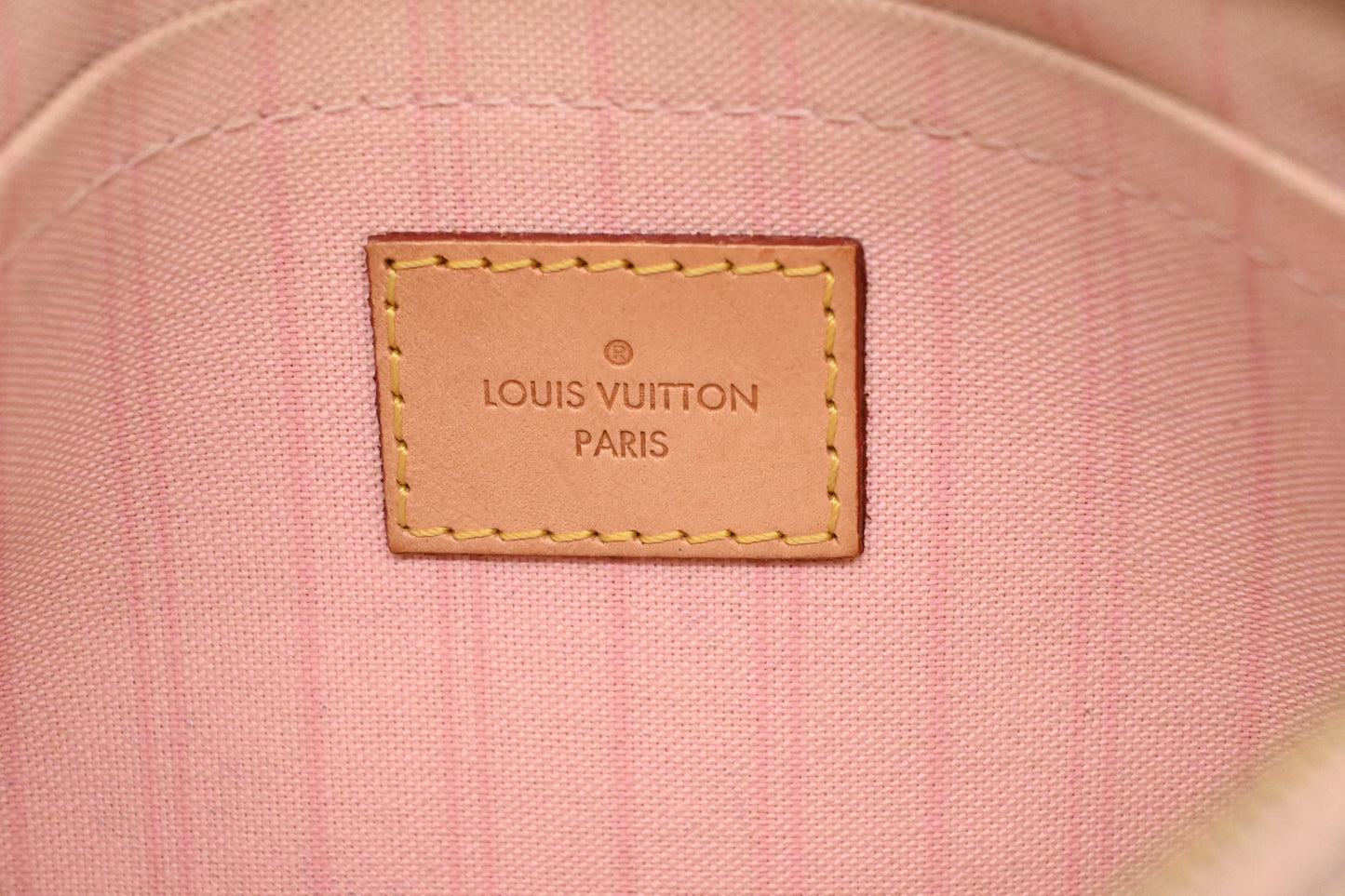 Louis Vuitton Neverfull MM in Damier Azur Canvas