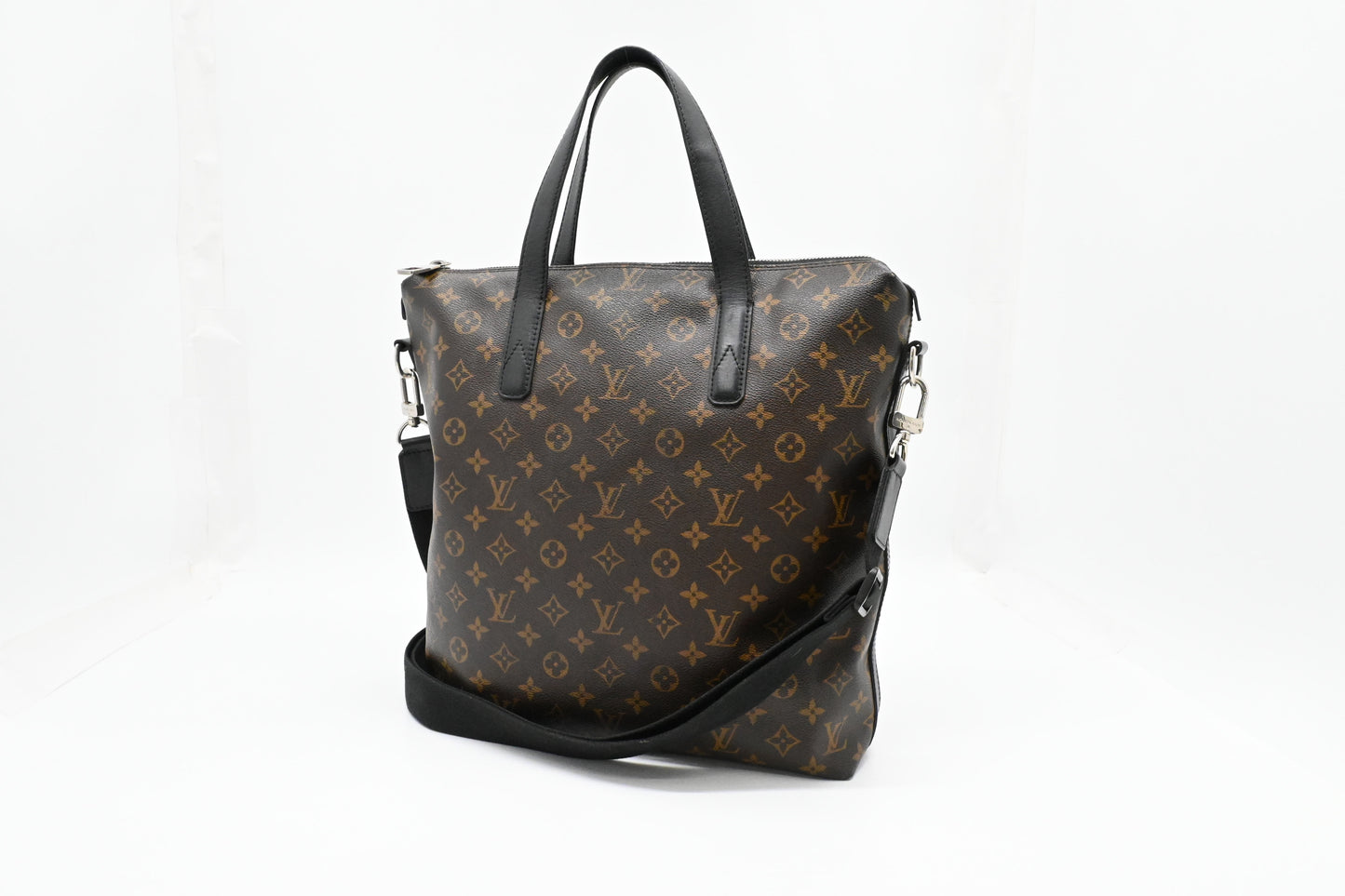 Louis Vuitton Kitan in Macassar Monogram Canvas