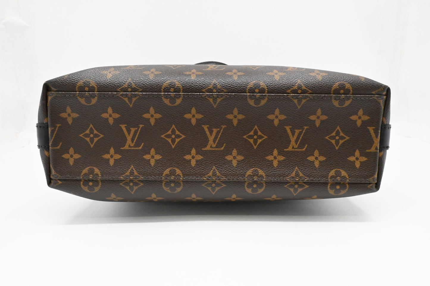Louis Vuitton Kitan in Macassar Monogram Canvas