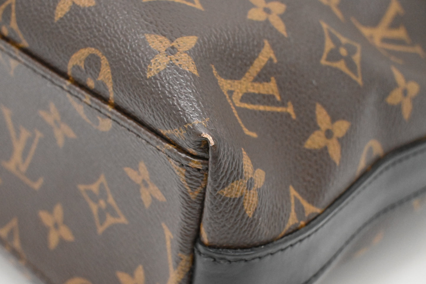 Louis Vuitton Kitan in Macassar Monogram Canvas