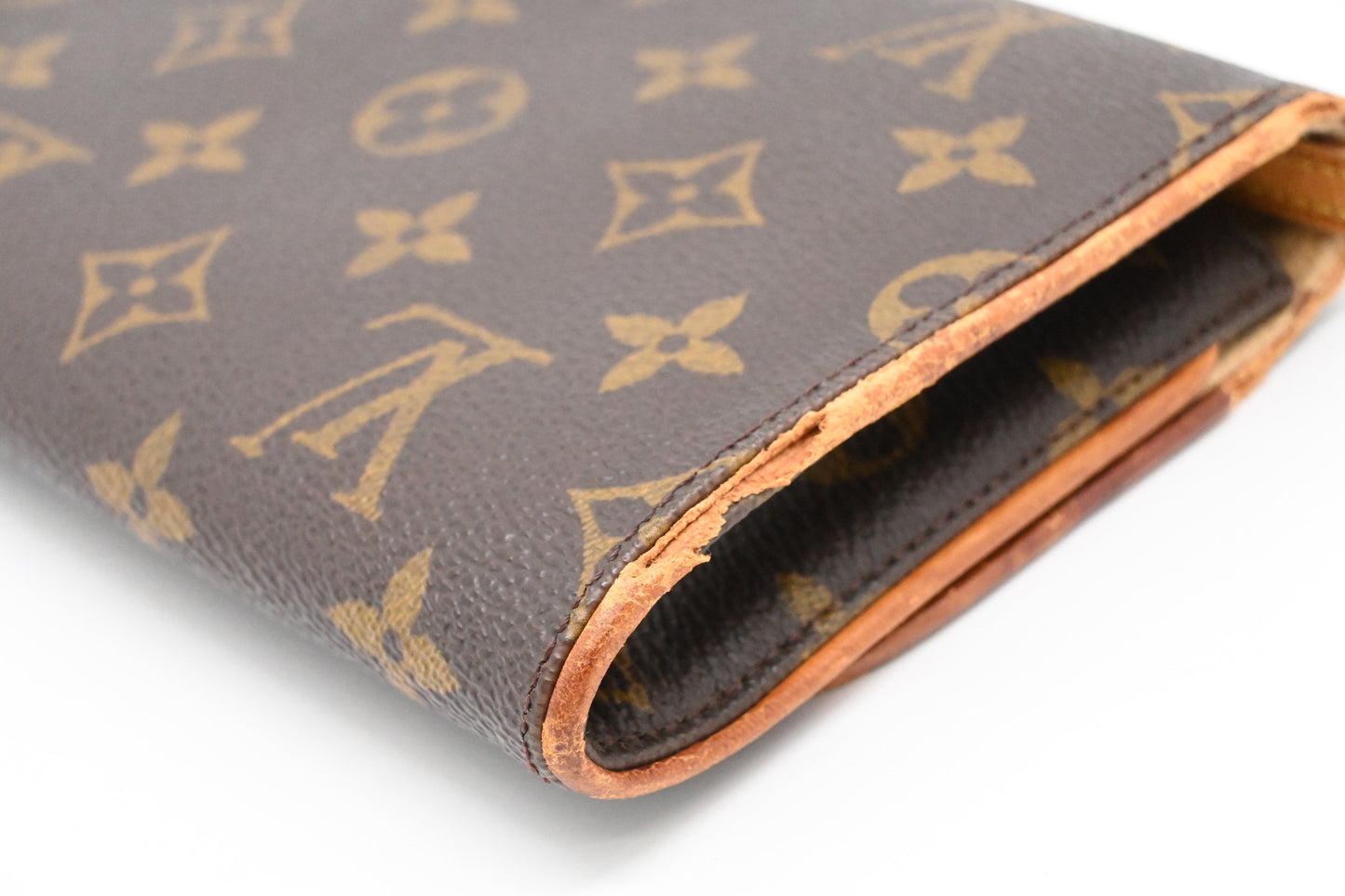 Louis Vuitton Pochette Twin GM in Monogram Canvas