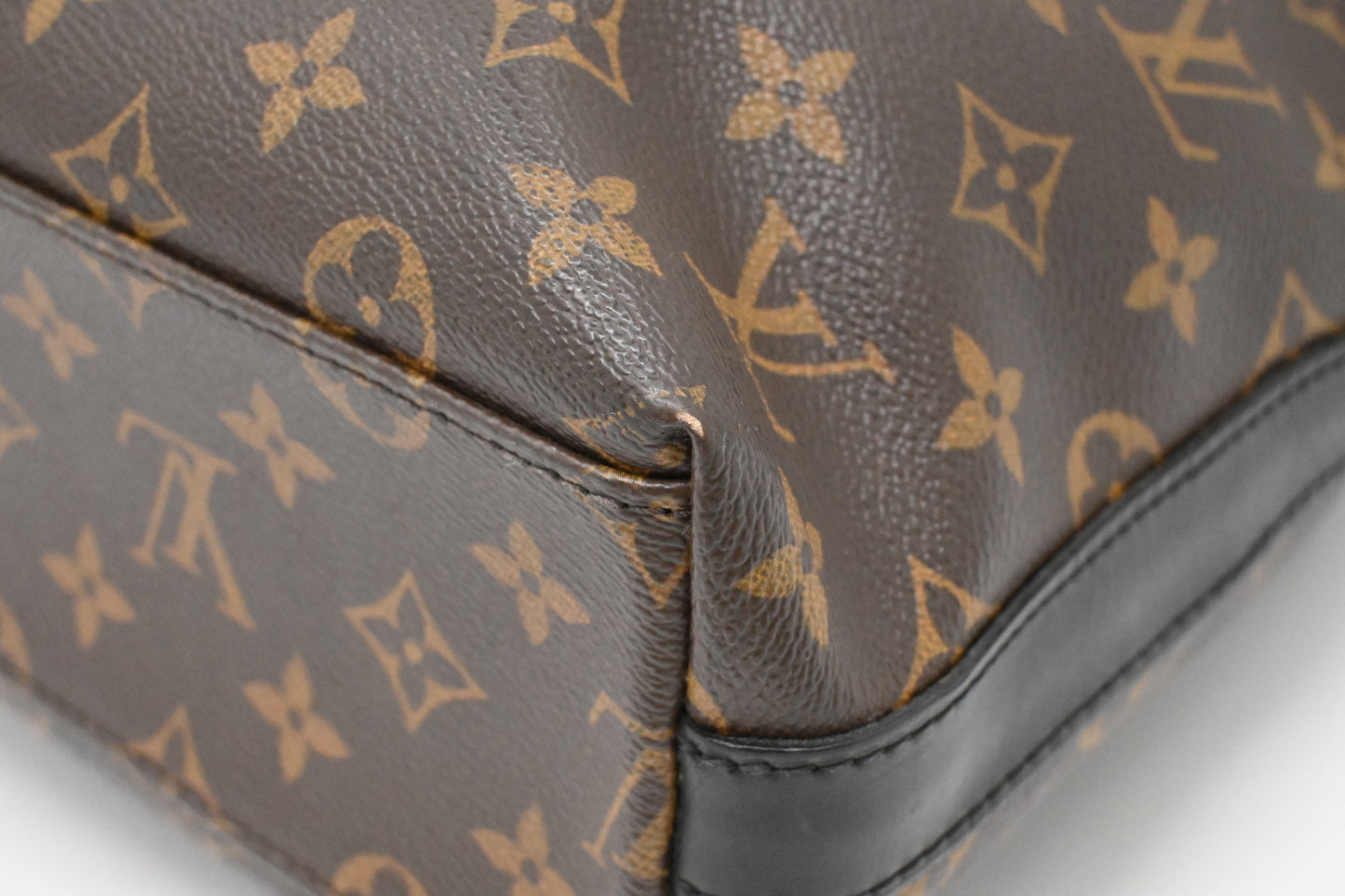 Louis Vuitton Kitan in Macassar Monogram Canvas