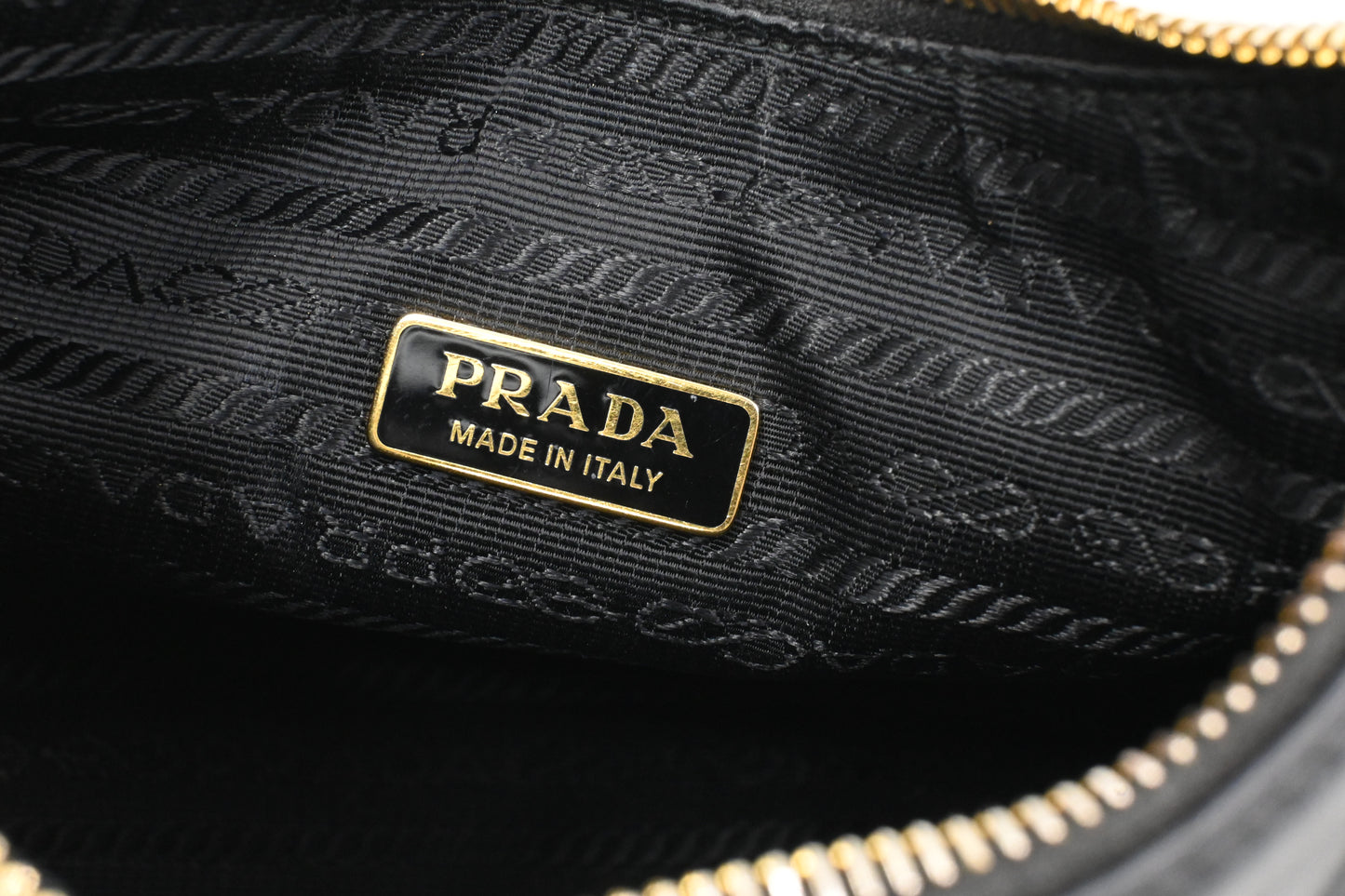 Prada Re-Edition 2000 in Black Leather