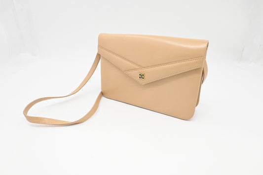 Givenchy Shoulder Bag in Beige Leather