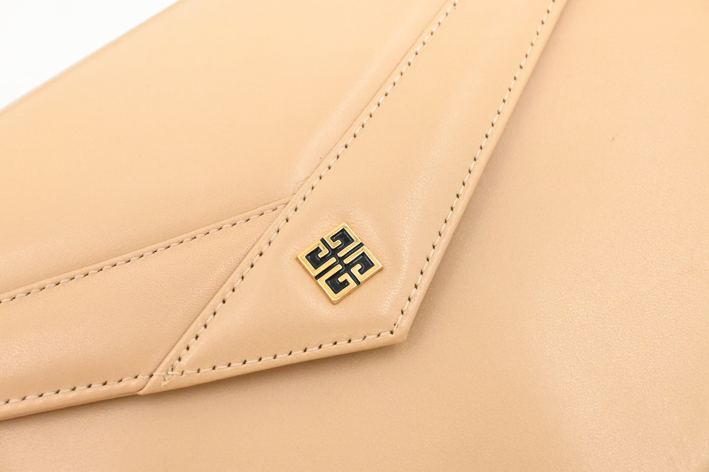 Givenchy Shoulder Bag in Beige Leather