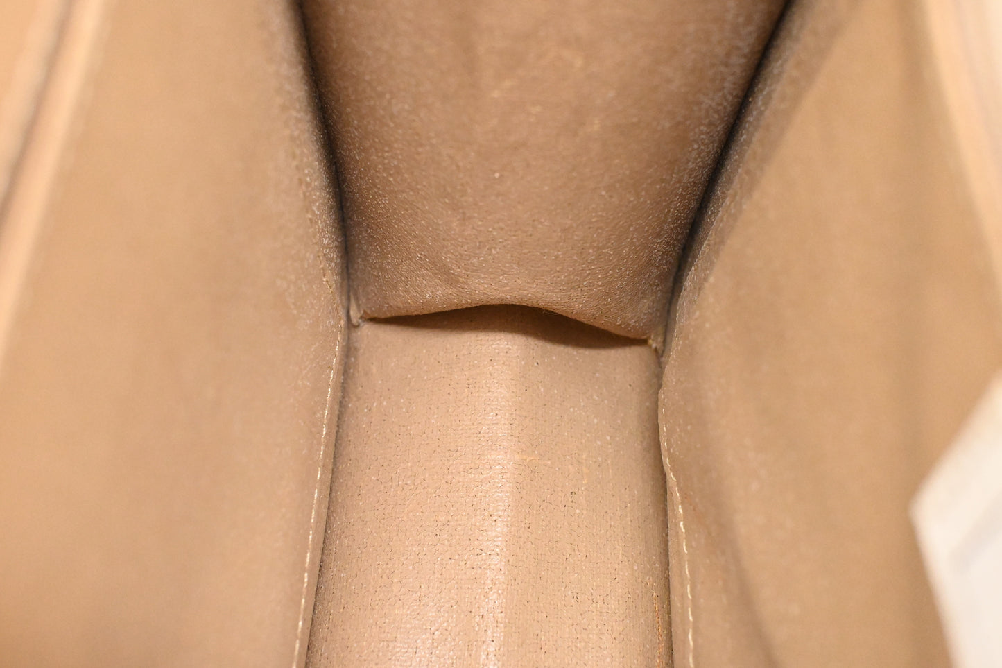 Givenchy Shoulder Bag in Beige Leather