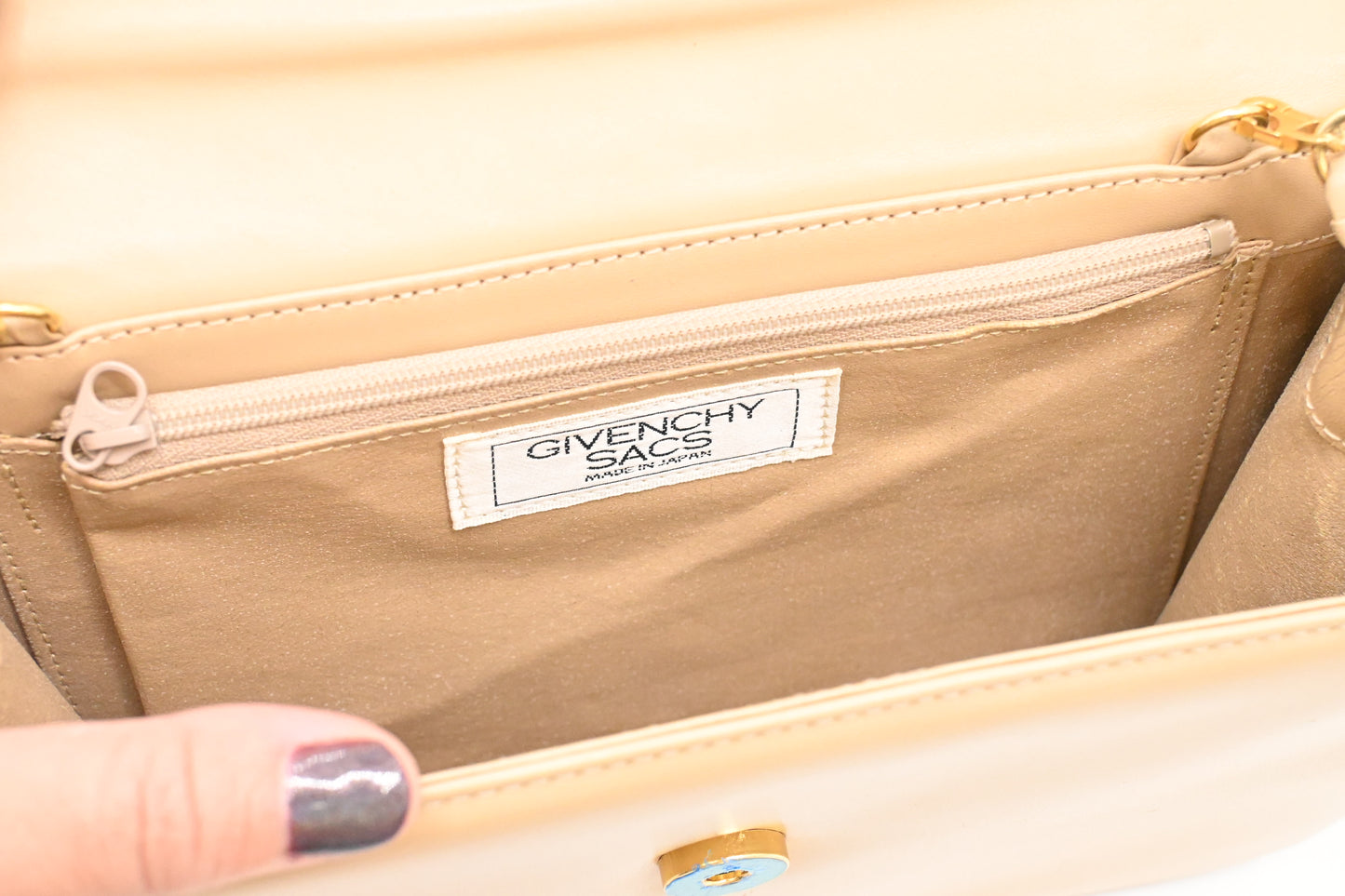 Givenchy Shoulder Bag in Beige Leather