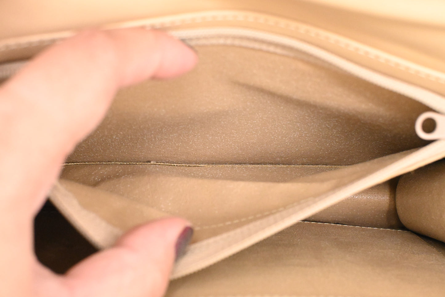 Givenchy Shoulder Bag in Beige Leather