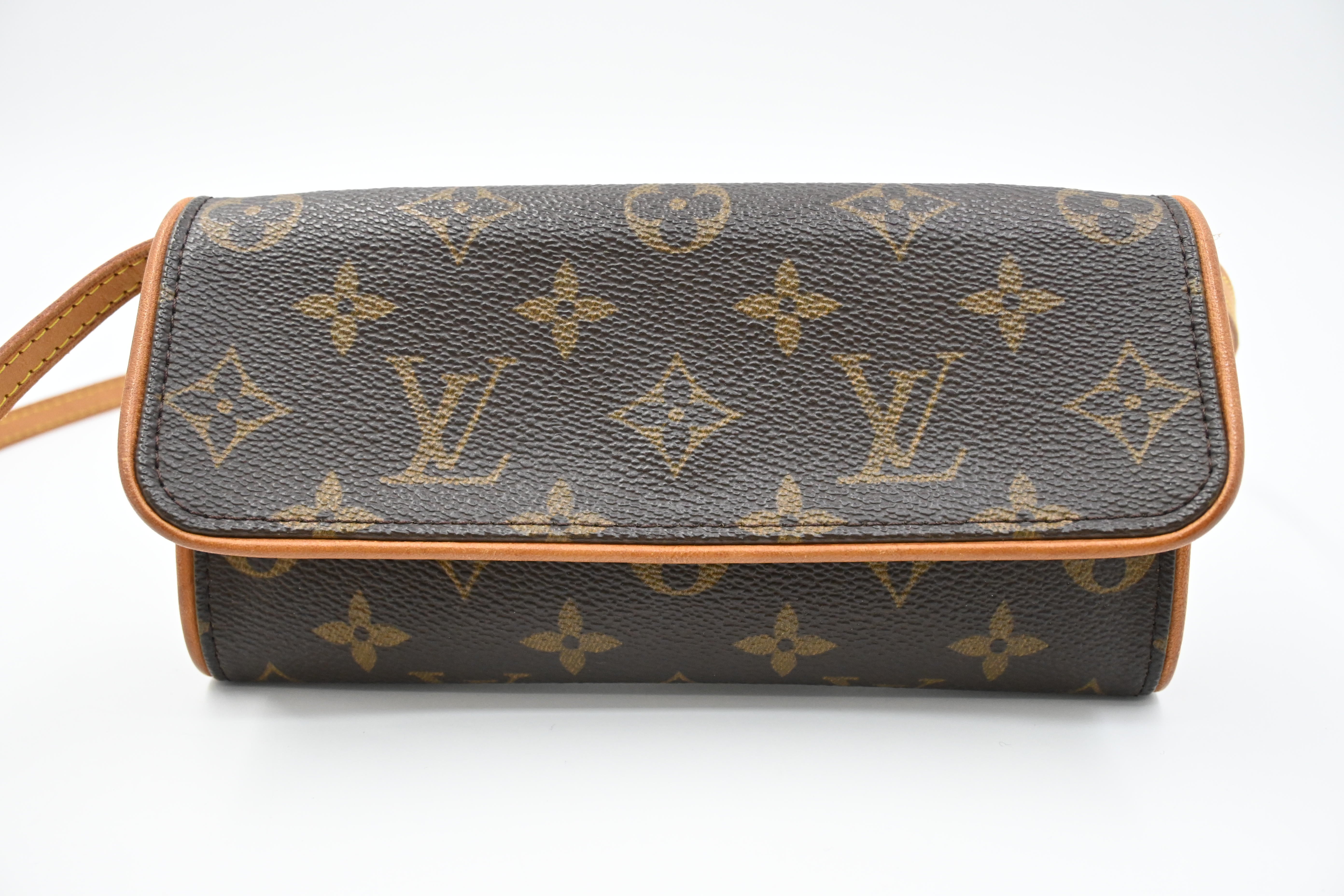 ア*ン様 Louis Vuitton Monogram Pochette Twi Louis Vuitton Pochette Twin in Monogram Canvas – Weekly Lux Drop