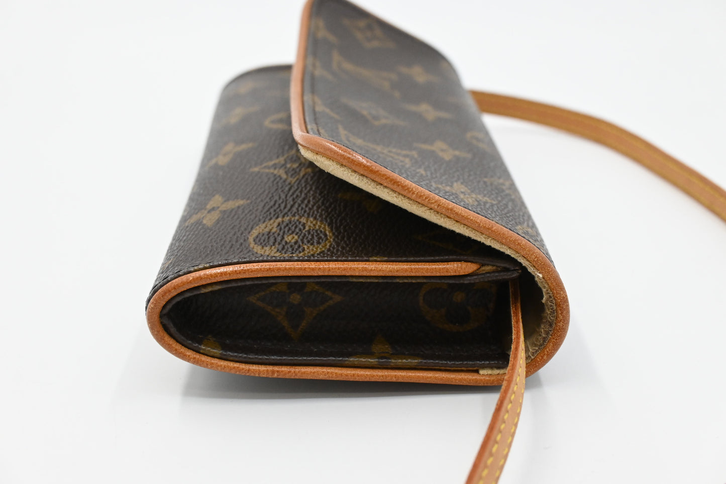 Louis Vuitton Pochette Twin in Monogram Canvas