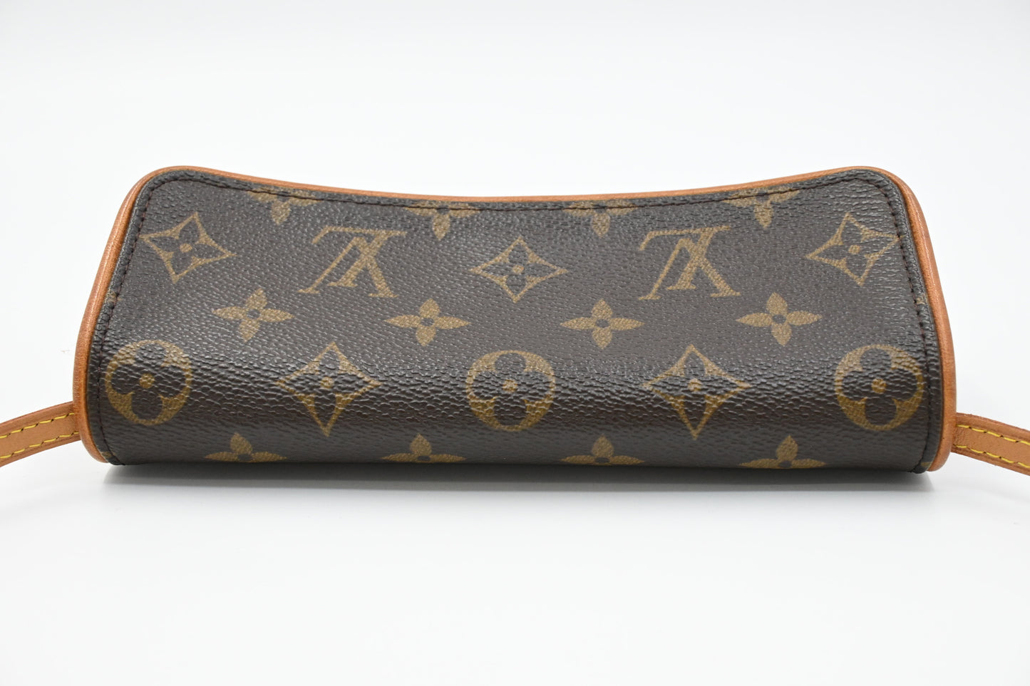 Louis Vuitton Pochette Twin in Monogram Canvas