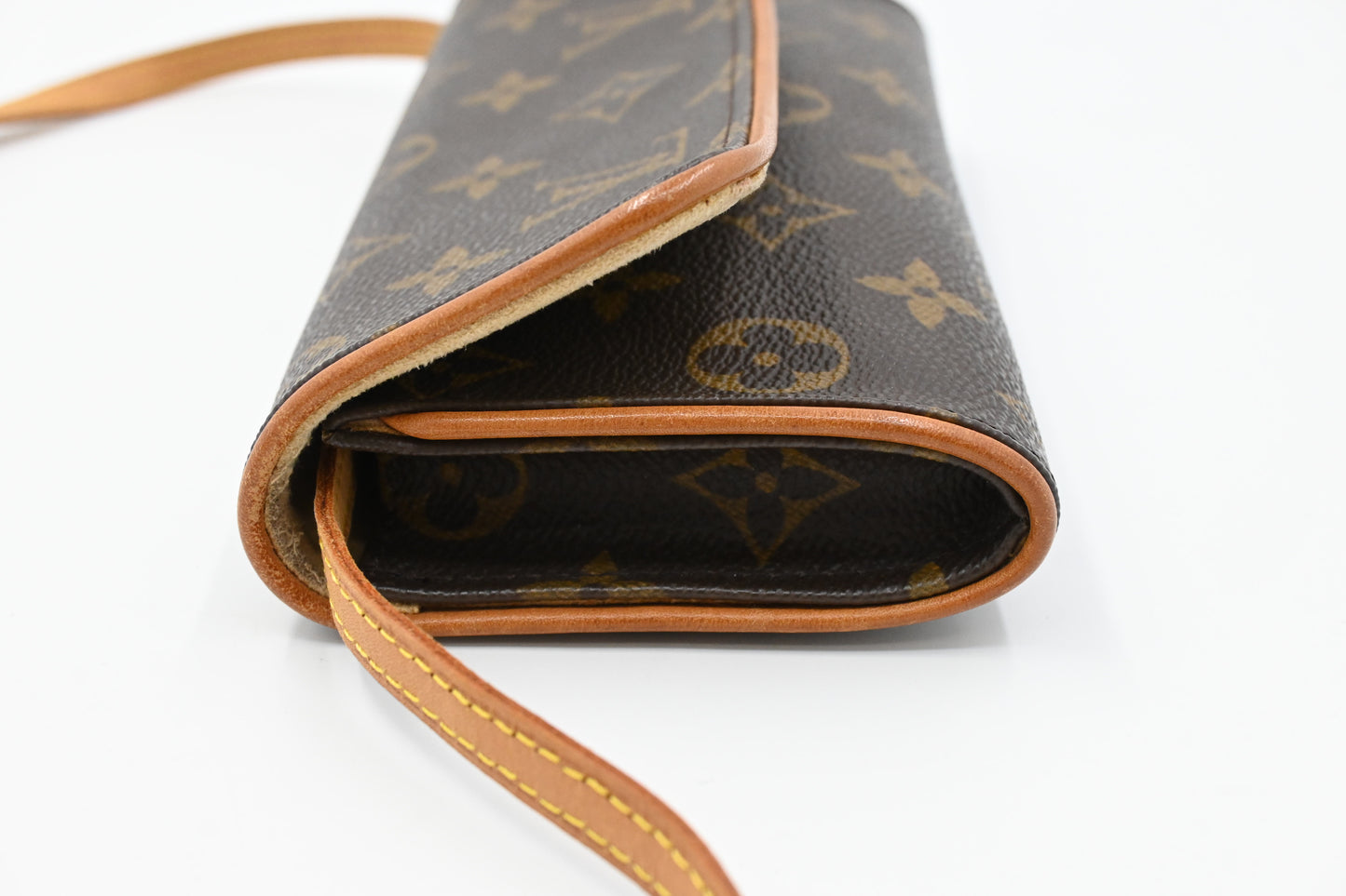 Louis Vuitton Pochette Twin in Monogram Canvas